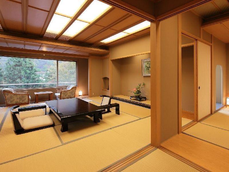 四季彩一力酒店 群山 外观 照片